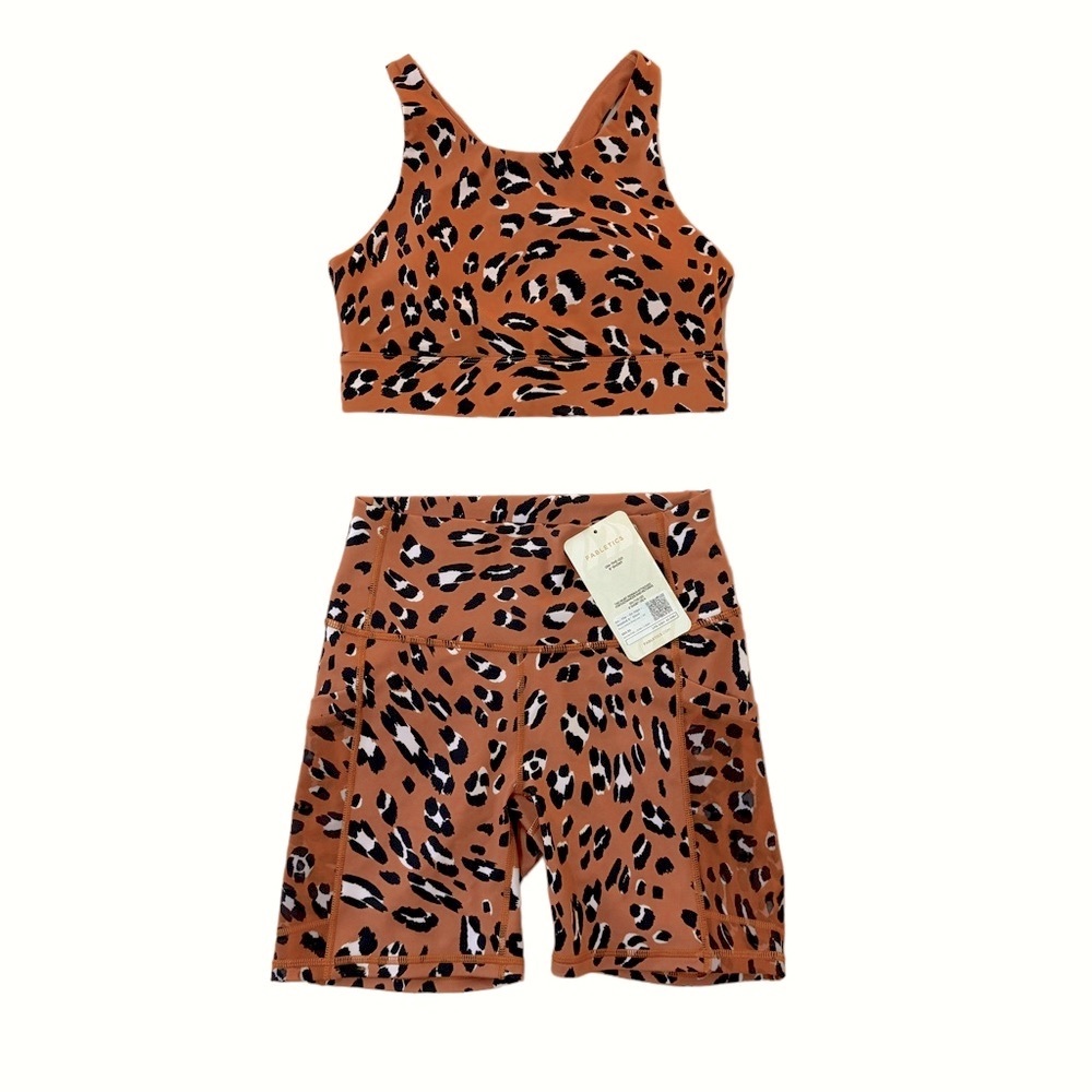 NWT Fabletics Cheetah Print 6” Inseam Shorts & Padded Bra Workout Set Size XS